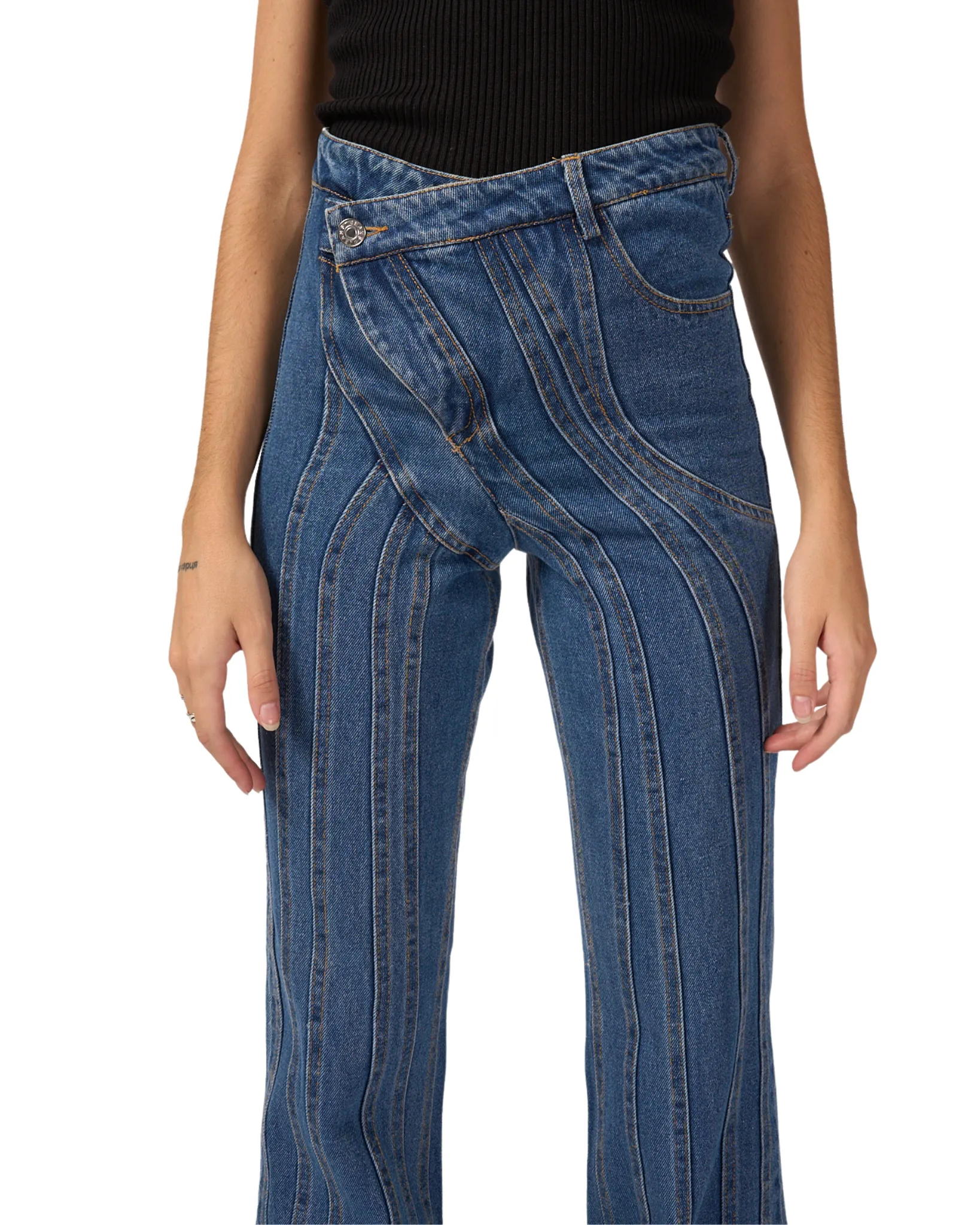 061 Asymmetrical Jeans