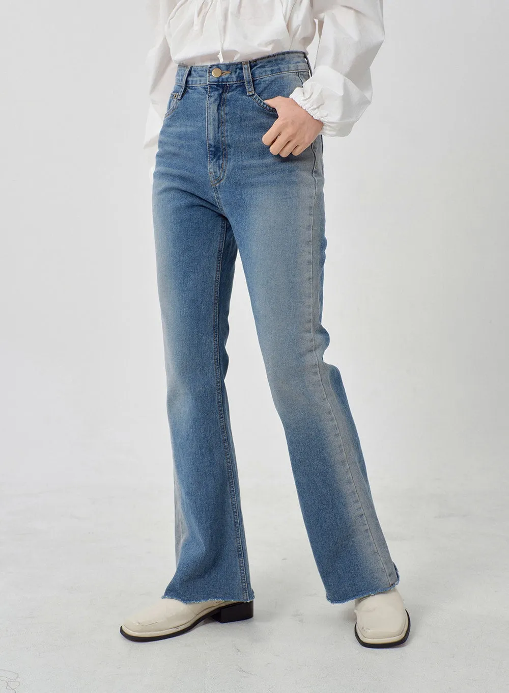 Light Washed Bootcut Jeans OD27