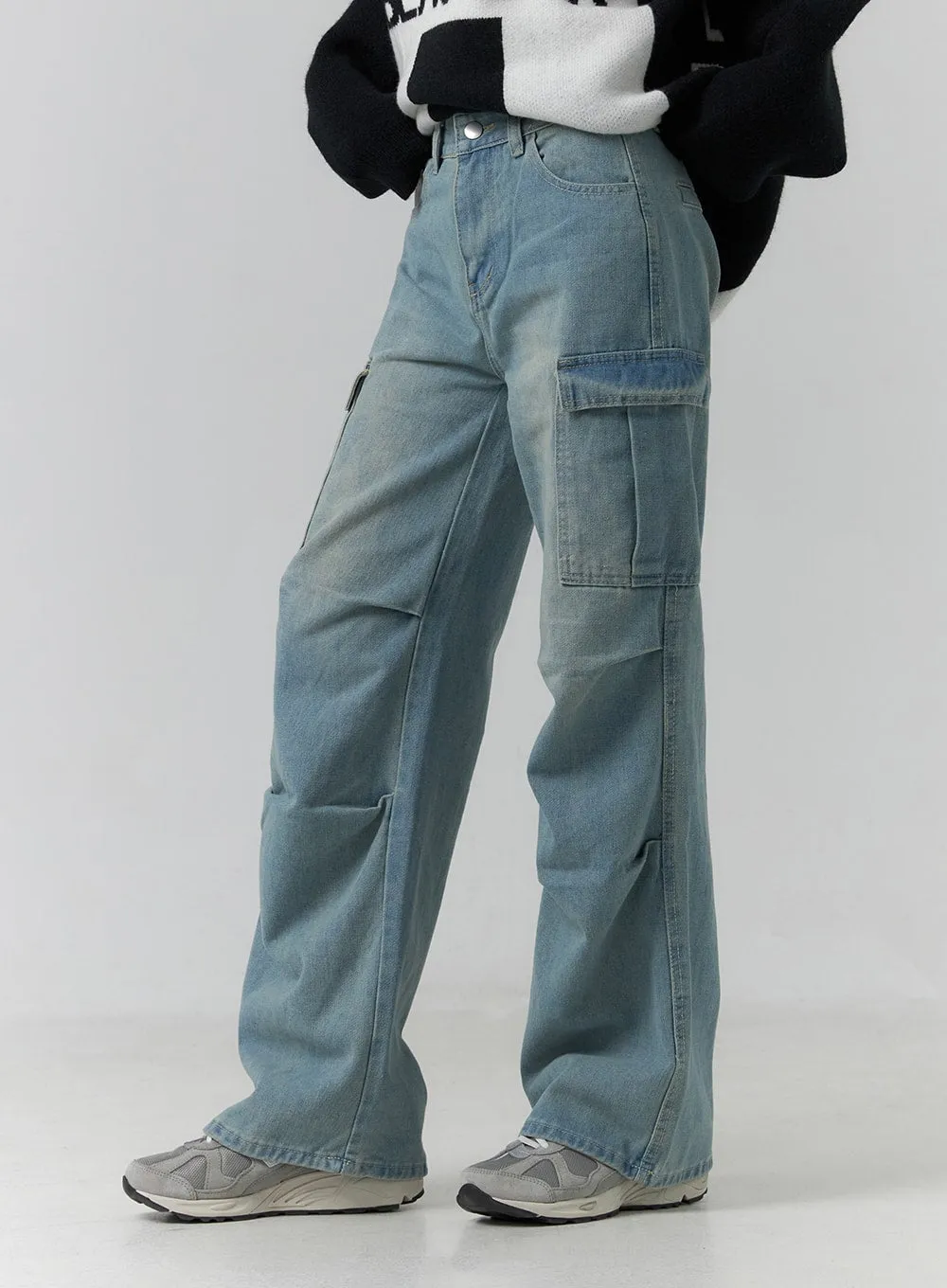 Straight Leg Pintuck Jeans CD307